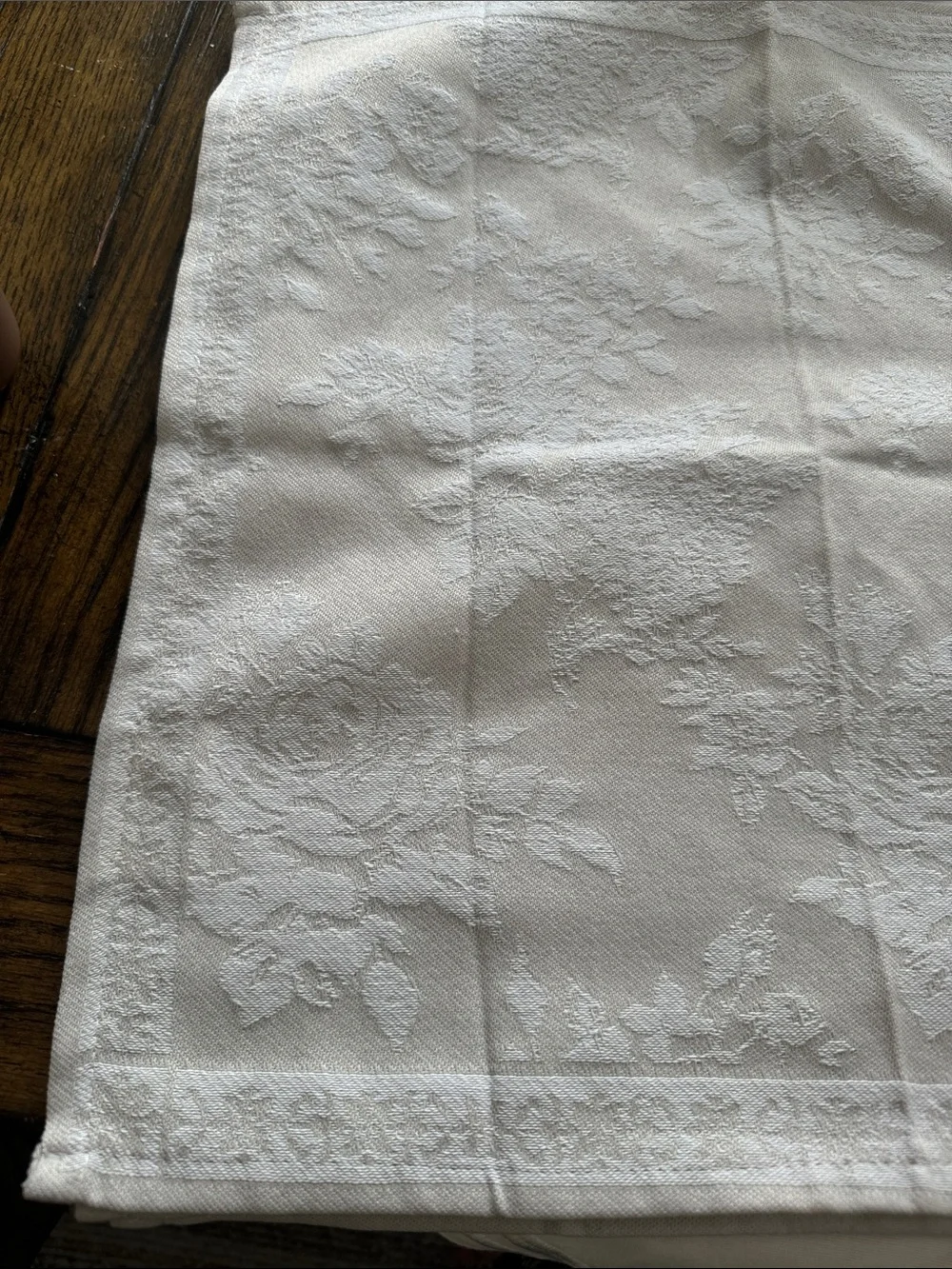 Biltmore ~ Tonal Jacquard Floral Napkins / set off 4 - 19”